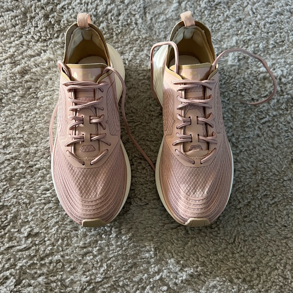 APL Women’s Streamline Shoes size 6.5 brand new